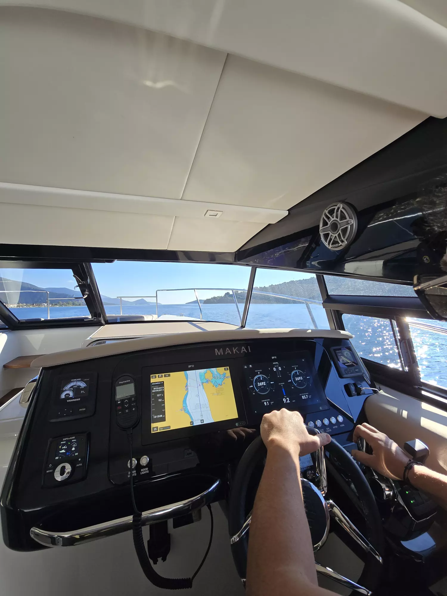 Private cruise helm